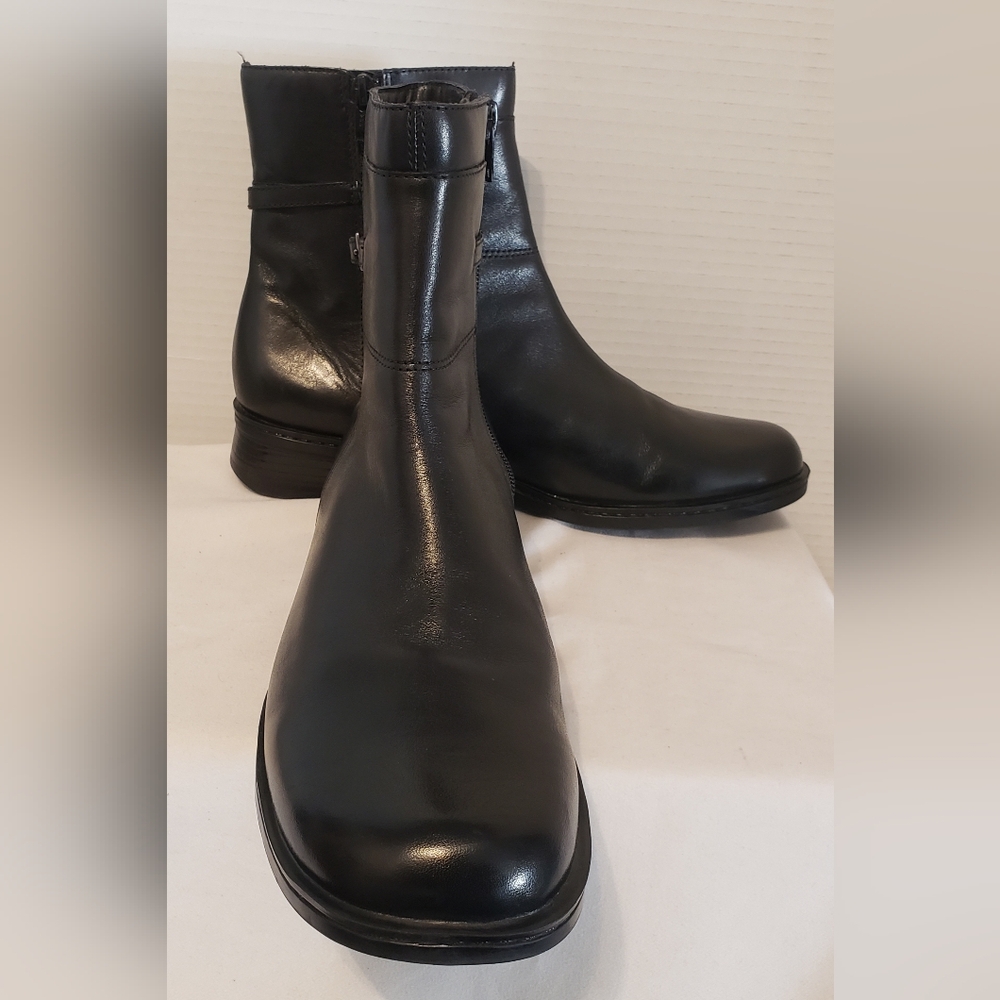 Women's Clarks 32816 Black Ankle Boots Shoes Size 10 M